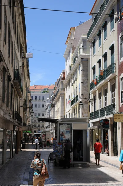 Portugal, sebuah jalan pejalan kaki di pusat kota Lisbon — Stok Foto