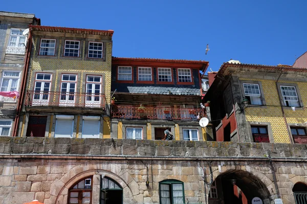 Porto Portekiz şehrin eski evleri — Stok fotoğraf