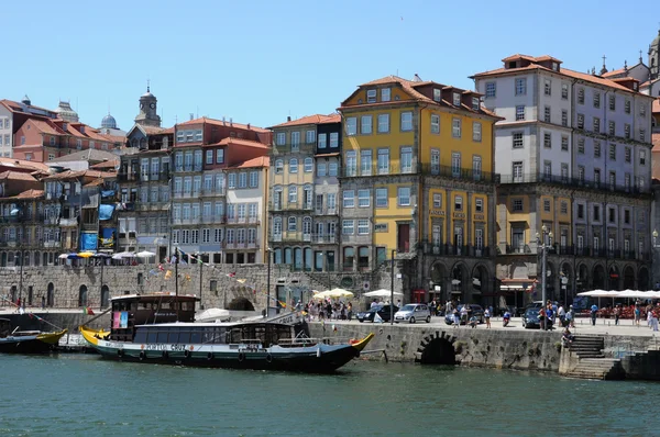 Portugal, vista de Oporto desde el río Duero — Foto de Stock