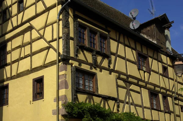 Francie, malé vesnice Colmar v Alsasku — Stock fotografie