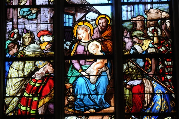 Francie, mozaikové okno v kostele Svatého Martina triel — Stock fotografie
