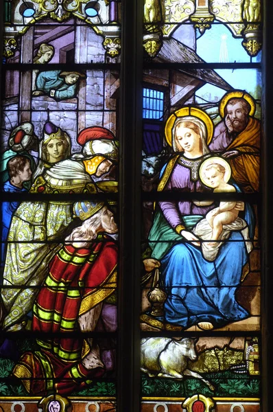 Franța, vitralii în biserica Sfântul Martin de Triel — Fotografie, imagine de stoc