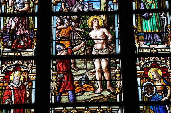 Francia, vidriera de la iglesia Batz sur Mer — Foto de Stock