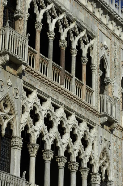 Italia, antiguo palacio cerca del Gran Canal de Venecia — Foto de Stock