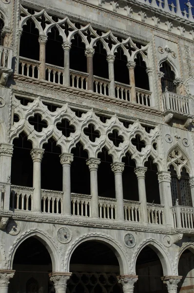 Italia, antiguo palacio cerca del Gran Canal de Venecia — Foto de Stock