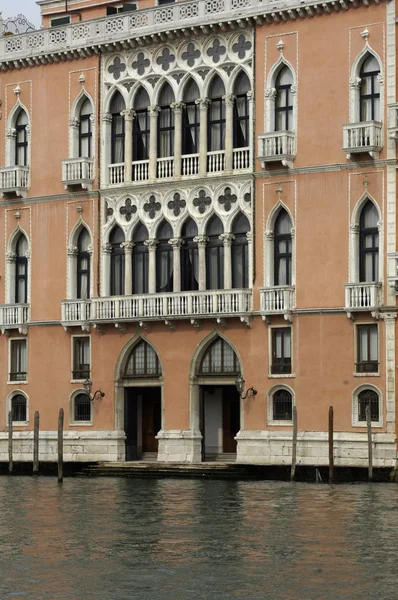 Ιταλία, παλαιό παλάτι, κοντά στο μεγάλο κανάλι της Βενετίας — Φωτογραφία Αρχείου