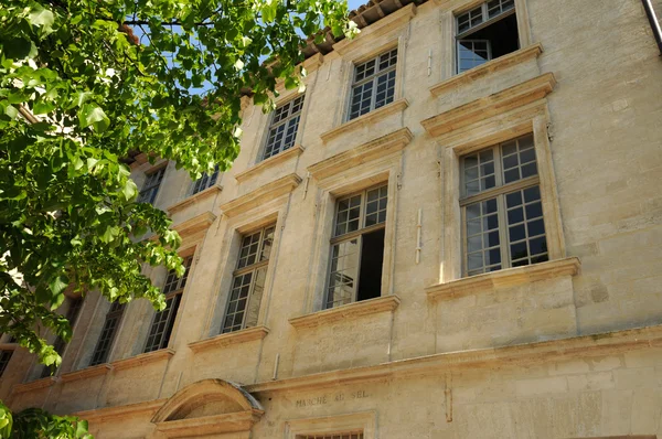 Francia, Provenza, facciata di vecchio edificio ad Avignone — Foto Stock