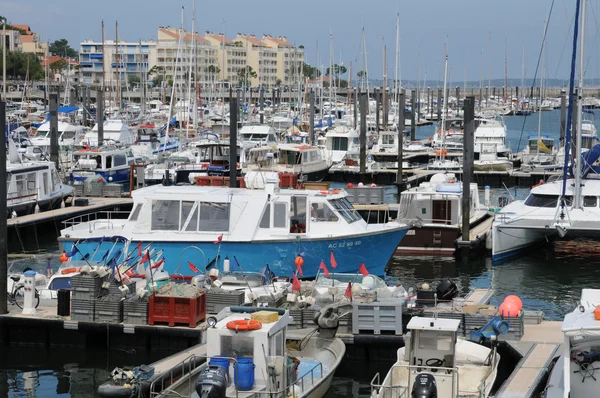 Gironde, plachetní lodě v přístavu arcachon — Stock fotografie