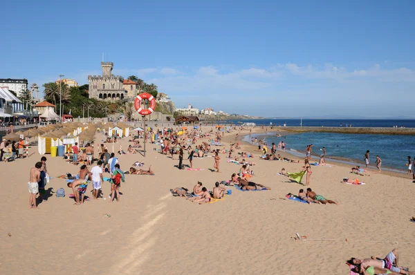 Op het strand van estoril in portugal — Stockfoto