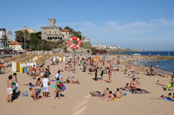 На пляже Эшторил в Португалии — стоковое фото