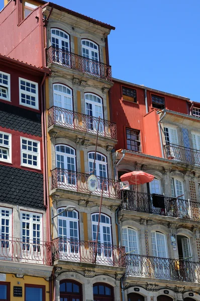 Portugalsko, staré historické domy v porto — Stock fotografie