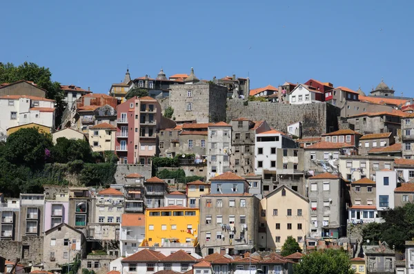Portugal, die alten historischen häuser in porto — Stockfoto