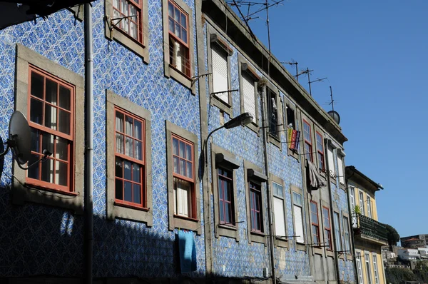 Portugal, de gamla historiska hus i porto — Stockfoto