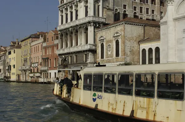 Italie, vieux palais près du Grand Canal à Venise — Photo