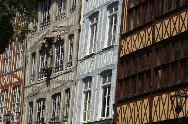 Normandía, pintoresca casa histórica antigua en Rouen — Foto de Stock