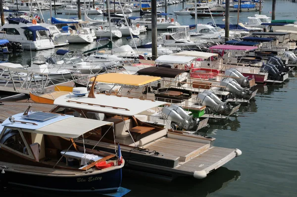 Gironde, zeilschepen in de haven van arcachon — Stockfoto