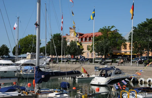 Sverige, hamnen i visby på gotland — Stockfoto