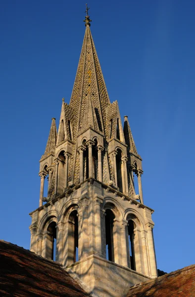 ฝรั่งเศส หอระฆังของโบสถ์เวอร์วูเล่ — ภาพถ่ายสต็อก