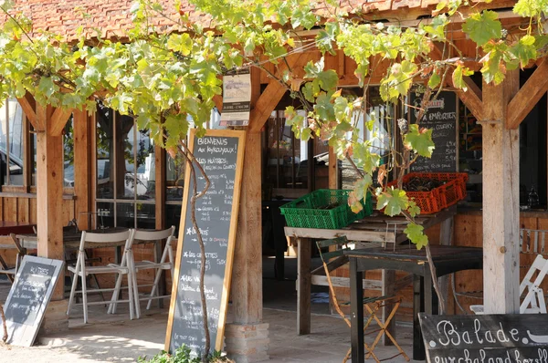 stock image France, seafood restaurant in L Herbe in Bassin d Arcachon