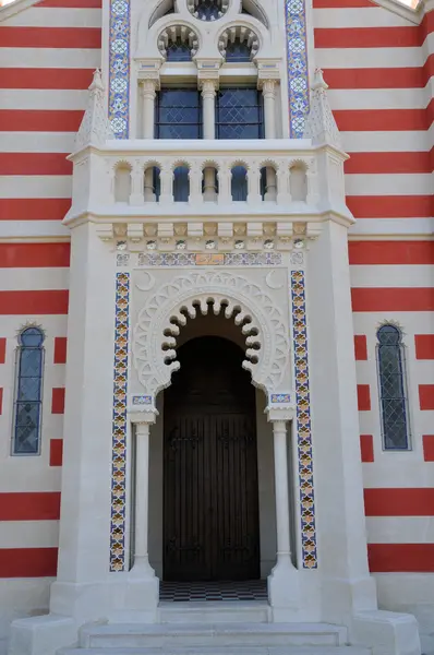 Frankreich, die Fassade von la chapelle algérienne in l herbe — Stockfoto