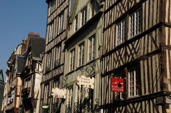 Normandía, pintoresca casa histórica antigua en Rouen — Foto de Stock