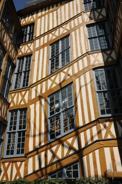 Нормандія, мальовничий старий історичний будинок в Руані — стокове фото