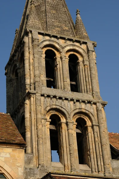 Ile de france, stary kościół jouy le moutier — Zdjęcie stockowe