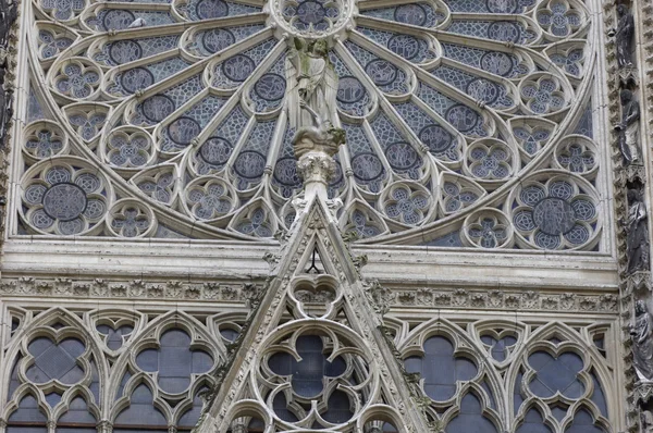Kathedraal glasraam van rouen in Normandië — Stockfoto