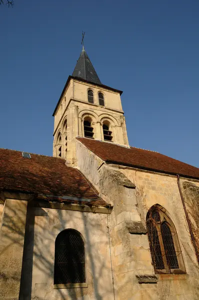Ile de france, die gotische Kirche von Dericourt — Stockfoto
