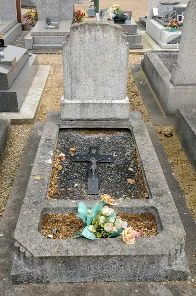 Франция, старая гробница на кладбище Мюро — стоковое фото