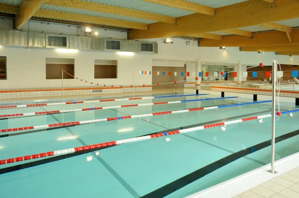 France, intérieur d'une piscine à Dourdan — Photo