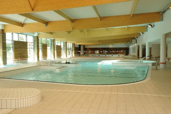 Francia, interno di una piscina a Dourdan — Foto Stock