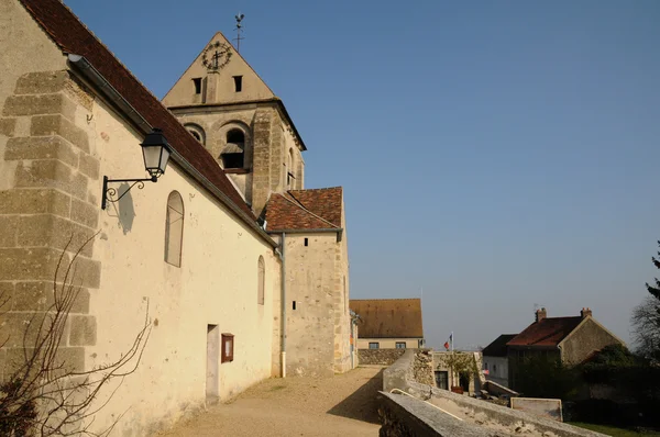 Ile de france, den gamla kyrkan av courdimanche — Stockfoto