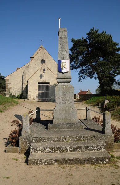 Ile de France, la antigua iglesia de Courdimanche —  Fotos de Stock