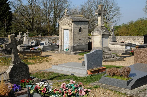 Франция, кладбище Буасемон в Валь-д "Уаз — стоковое фото