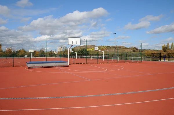 França, Yvelines, um campo de esportes em Les Mureaux — Fotografia de Stock