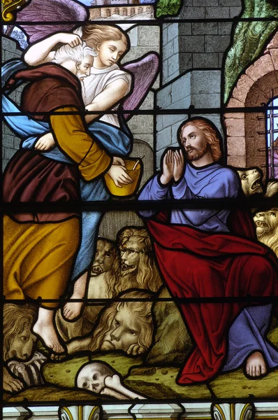 Frankrike, målat glasfönster i kyrkan av les mureaux — Stockfoto