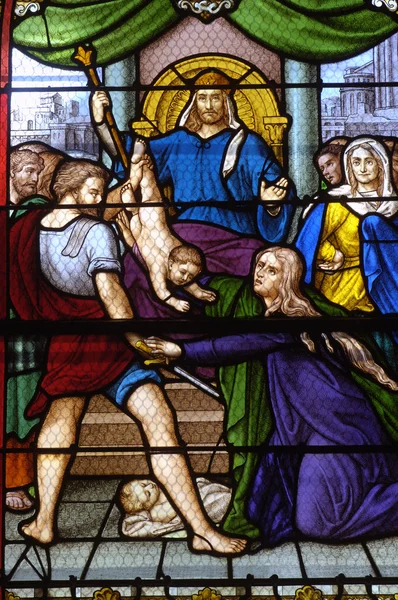 Франція, вікна вітражів у церкві ле-Мюро — стокове фото