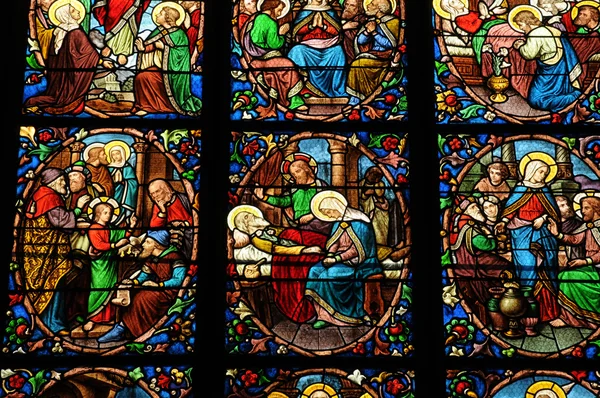 Francia, vetrata nella cattedrale di Pontoise — Foto Stock