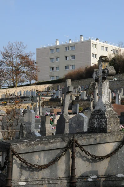 Ile de france, staré hrobky ve flins hřbitov — Stock fotografie