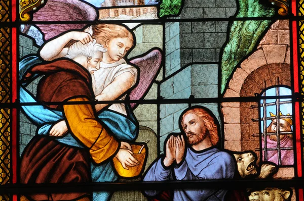 Ranska, Les Mureaux 'n kirkon lasimaalaus — kuvapankkivalokuva