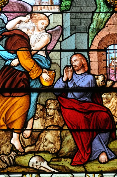 Frankrike, glassmaleri i Les Mureaux kirke – stockfoto