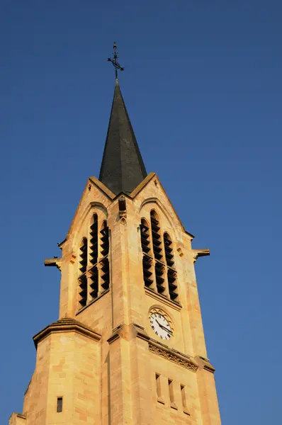 Francia, Yvelines, la chiesa di Les Mureaux — Foto Stock