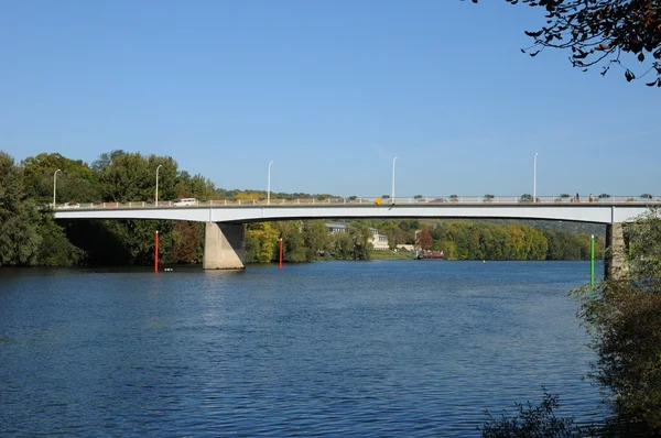 Francia, ponte sulla Senna tra Meulan e Les Mureaux — Foto Stock