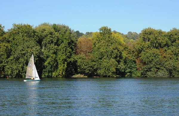 France, Les Mureaux, sailing boat on Seine river — Stock Photo, Image