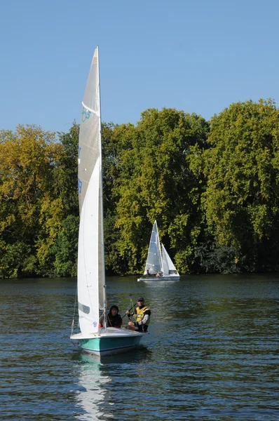 France, Les Mureaux, sailing boat on Seine river — Stock Photo, Image