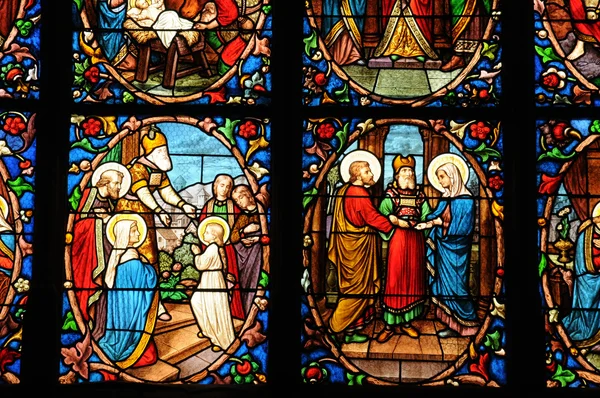 França, vitral na catedral de Pontoise — Fotografia de Stock