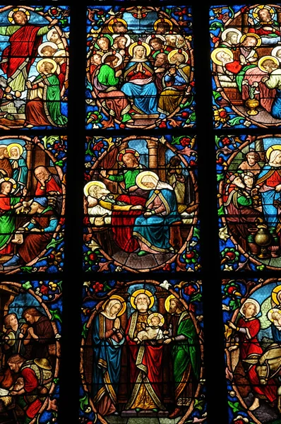 Γαλλία, Υαλογράφημα παράθυρο στον καθεδρικό ναό του pontoise — Φωτογραφία Αρχείου