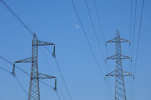 Francja, linie elektryczne w Val d Oise — Zdjęcie stockowe