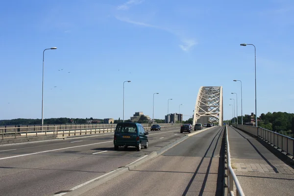 Waalbrug Nijmegen verkeer — Foto de Stock